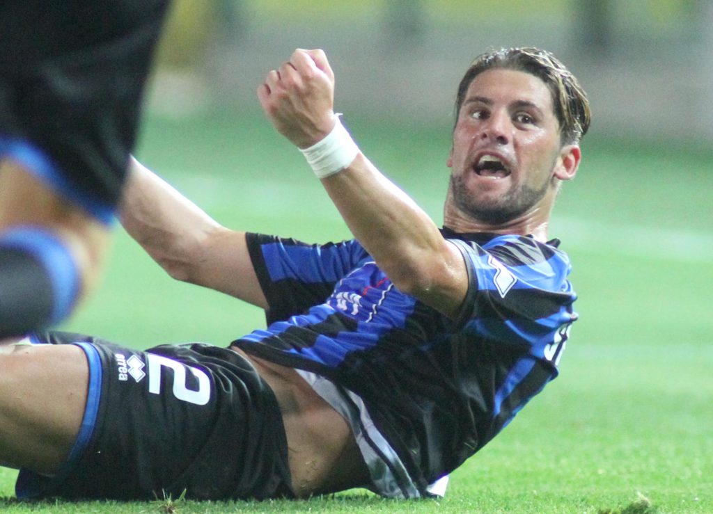 Stendardo scende in campo contro i tumori: il tour di oncologi e calciatori fa tappa al “Mamoli”