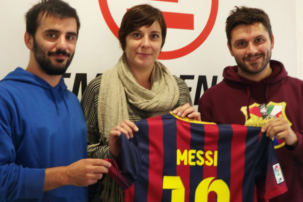 Asta solidale, dalla Penya Barcelonista di Bergamo la maglia firmata da Messi per Emergency