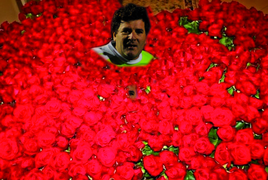 Scuola calcio over 40: settecento rose rosse in dono al presidente Sersao. Sospetti su Van Bonfanten