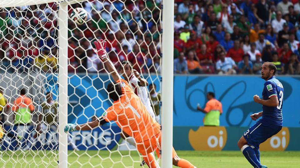 Riecco la psico Italia. Vince la Costa Rica. Martedì dentro o fuori con l’Uruguay