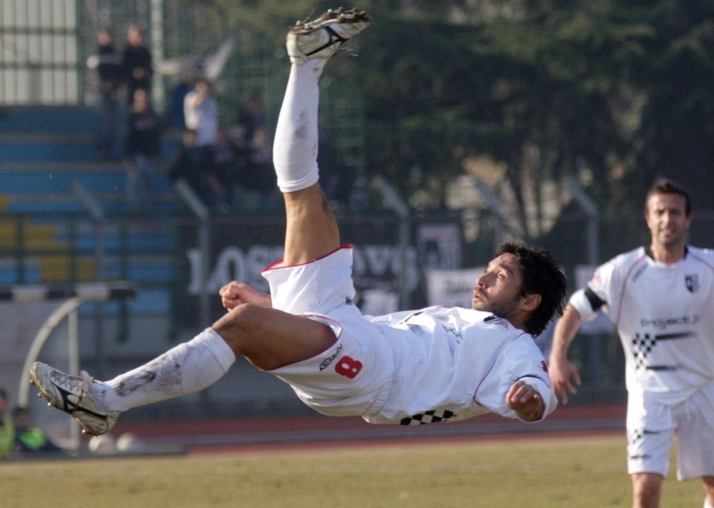 Villongo grandi colpi. Presi Bettoni, Esposito, Leoni, Crotti e i giovani Grena, Piantoni, Bruni e Bonalumi