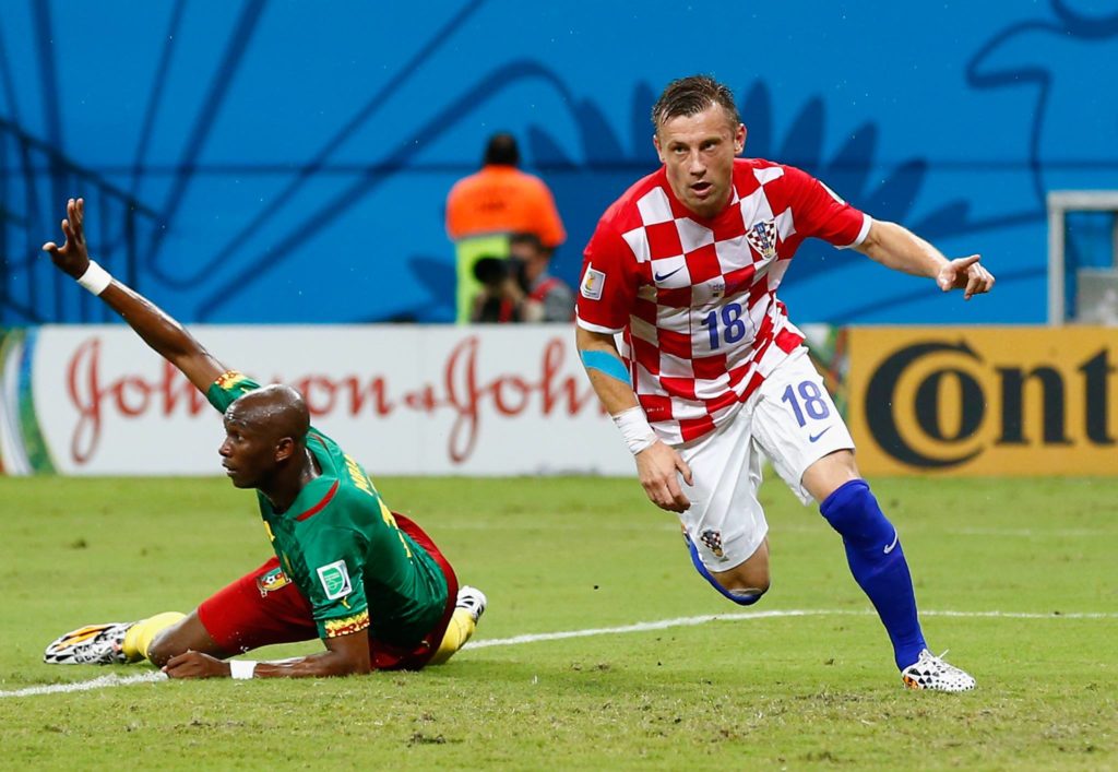 Show croato firmato Olic-Perisic-doppio Mandzukic: Camerun con le ossa rotte