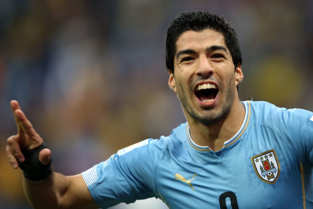 Il Pistolero è tornato! Suarez abbatte l’Inghilterra