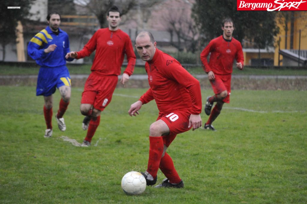 Bomba incredibile in casa Agnelli Olimpia: Omar Valenti lascia il campo e va in panchina. Sarà il mister della prima squadra