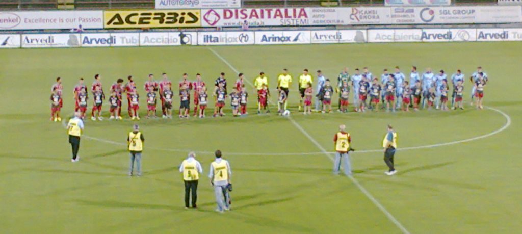 AlbinoLeffe, barricate in dieci a Cremona. La Celeste strappa lo 0-0