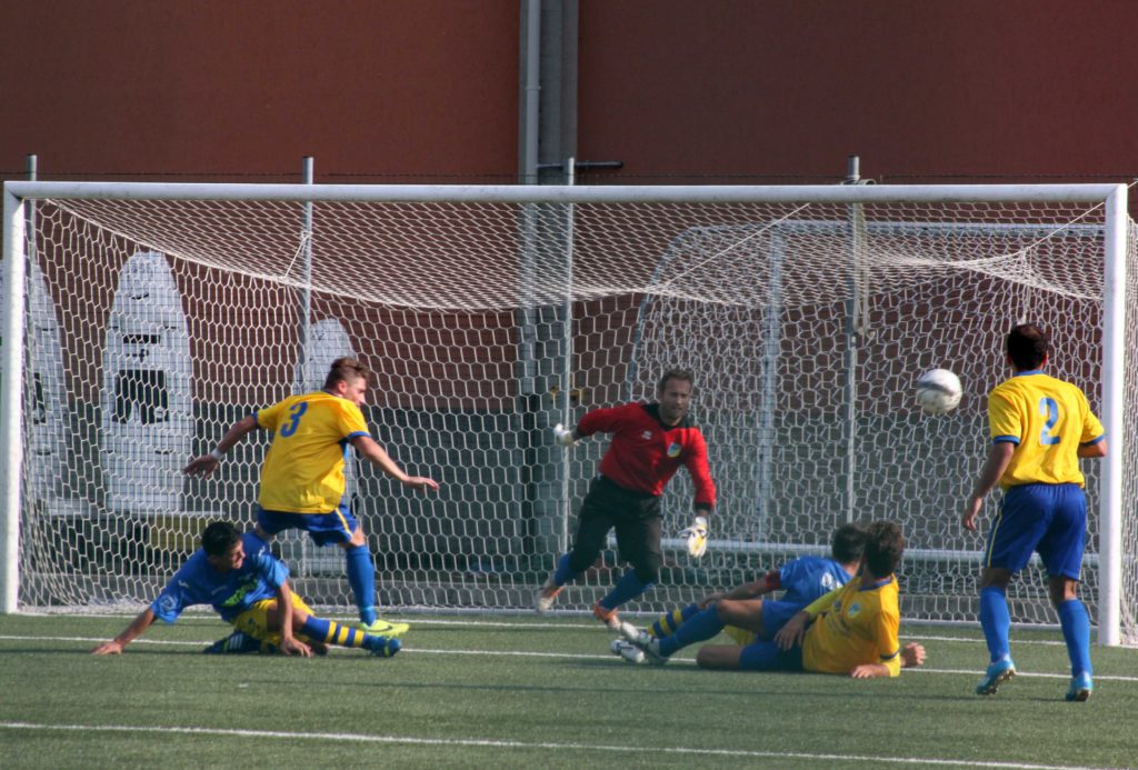 Il giudice in Eccellenza, Promozione e Prima: caccia due dita in bocca all’arbitro, quattro mesi di stop per Diop (Fara)