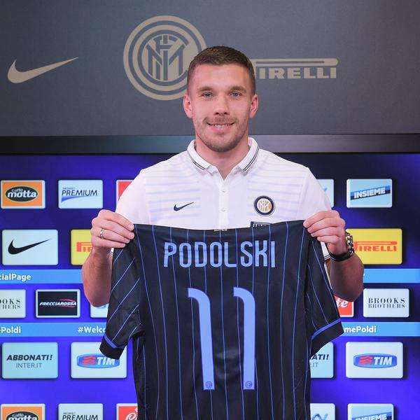 Serie A, l’Inter presenta Podolski. Quello che può far fare il salto di qualità a una rosa ancora da svezzare