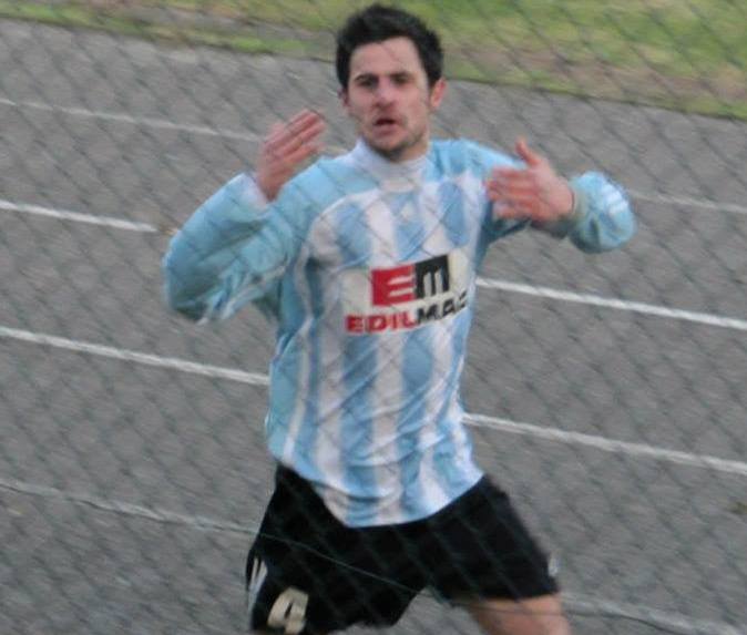 ULTIM’ORA – ANDREA GUARIGLIA E’ UN GIOCATORE DELL’ATALANTA. ALL’EX CAPITANO DEL GORLE SETTE MILIONI DI EURO NETTI, SETTE CHILI DI MOZZARELLE DI SERIATE E SETTE PALAZZINE DI PERCASSI DA SCEGLIERE TRA QUELLE DI SCANZO E QUELLE IN COSTRUZIONE DIETRO AL PARCO SUARDI