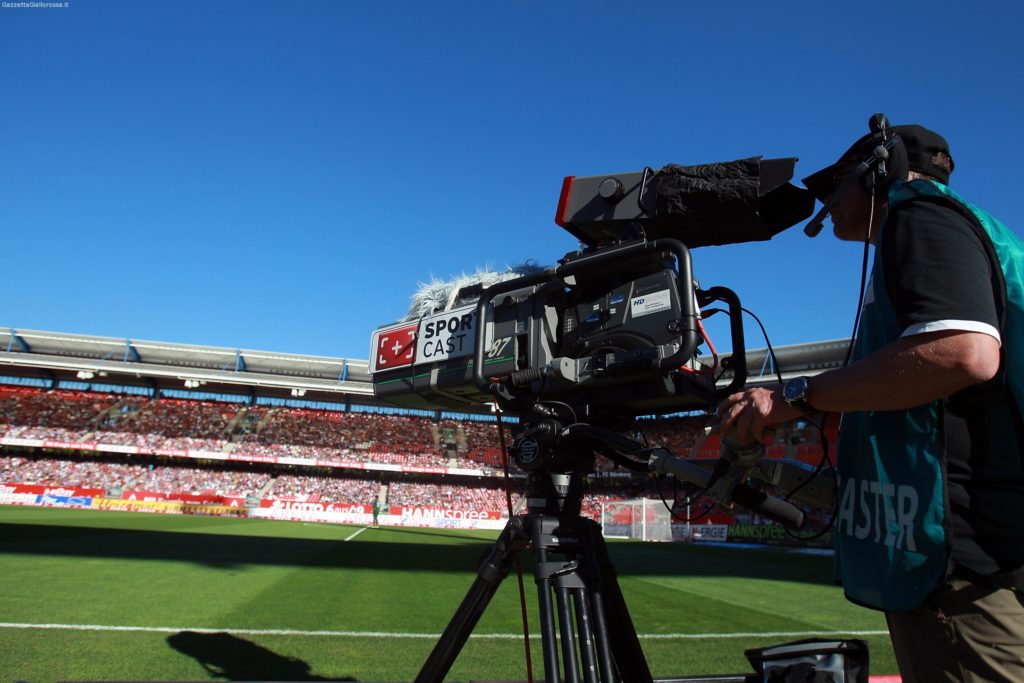 La serie A corre ai ripari: le partite rinviate per il Papa si recuperano mercoledì