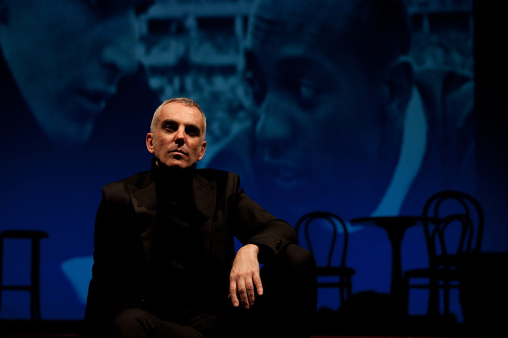 Federico Buffa sbarca a Bergamo con “Le Olimpiadi del 1936”. Uno spettacolo imperdibile