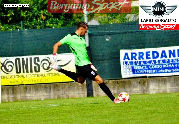 Il Cercasquadra: ecco Davide Azzola, giovane portiere dai piedi buoni. Ex San Paolo, Casazza e Vertovese