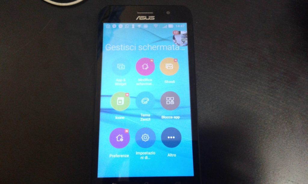 Perdo tutto, questa volta il cellulare che è il nostro guinzaglio. Sono stato due giorni senza e la gente, che è presa dalla parte oscura della forza, pensava le peggio cose, che fossi morto