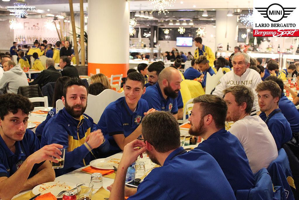 Voluntas Osio, la festa di Natale di una grande famiglia (con photogallery)