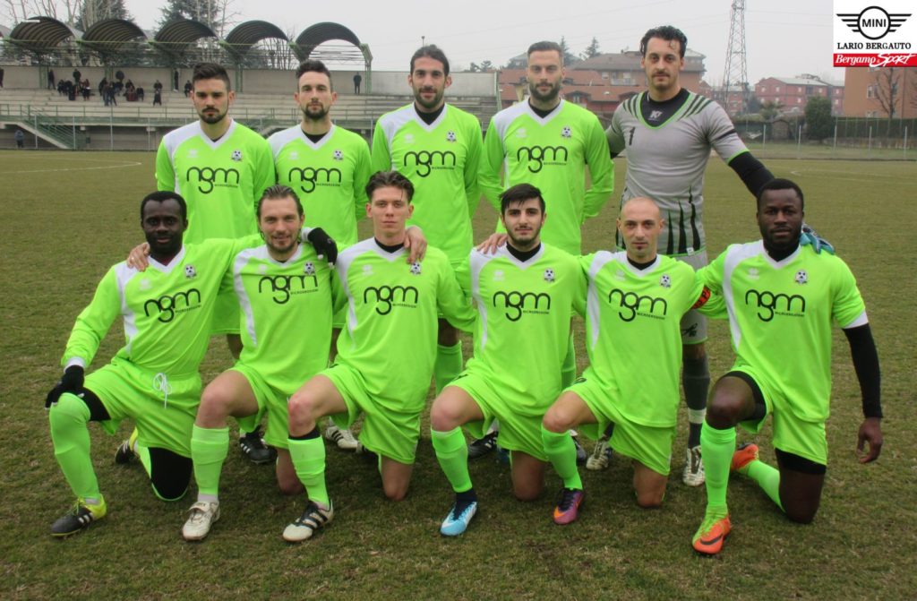 Prima, i Top: la Verdellinese di Magri che sembra il Luca Toni del Verona; l’Atletico Chiuduno di Superman Bosis; l’immenso capitano del Gorle, ovvero Andrea Guariglia