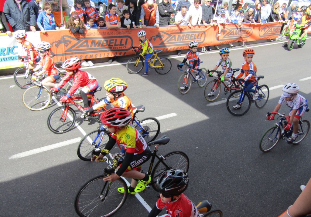 Domenica 8 aprile una full immersion del ciclismo. Organizzano Valcar- PBM, Polisportiva Caluschese, Gi-Effe Fulgor Seriate, U.C. San Marco Vertova, Polisportiva Ghisalbese