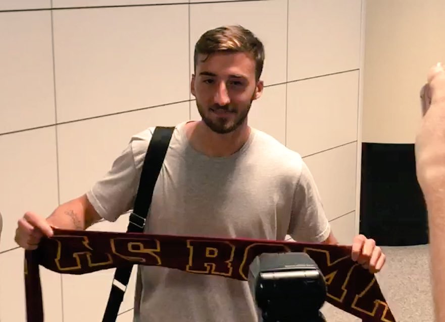 Cristante sbarcato a Roma, domani visite e firma