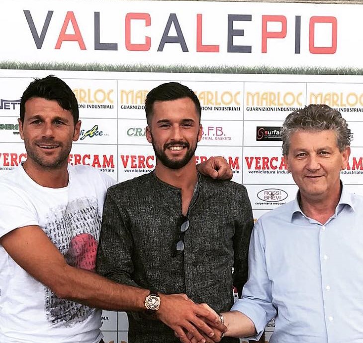 Mattia Micheletti si accorda per difendere la porta del Valcalepio