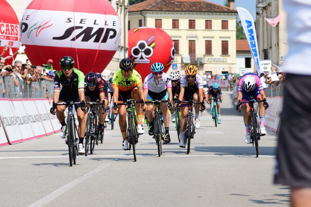 Giro Rosa: Maria Giulia Confalonieri è sesta nella tappa di Breganze. Campionati Europei: Elisa Balsamo è quinta nella cronometro e domani correrà la corsa in linea insieme a Marta Cavalli