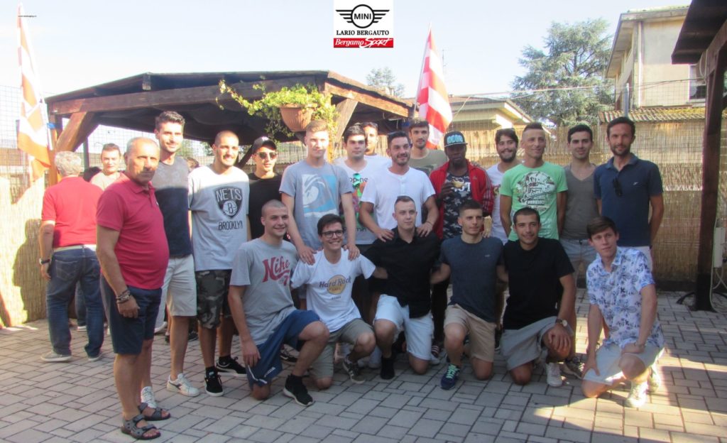 Prima. Organigramma, staff e rosa della Pagazzanese. Grandi novità in casa Pagazzanese: mister Perelli e bomber Zanichelli per arrivare in alto