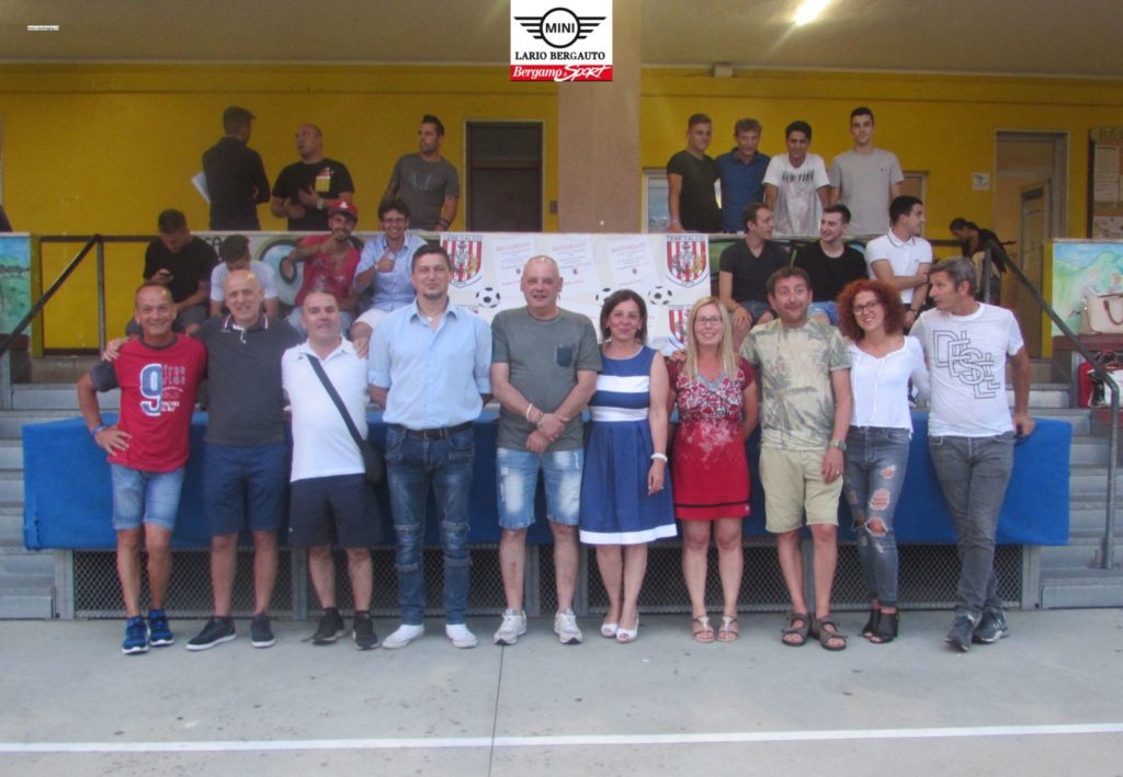 Seconda B. Laura, Magda e Flora, le mitiche dirigenti della favola Cene