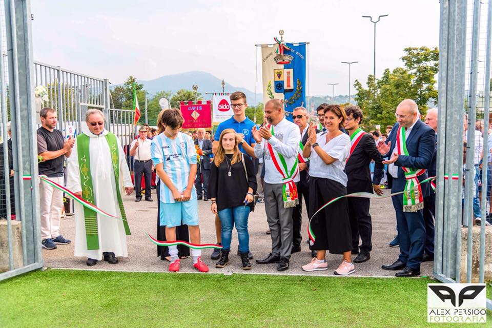 Inaugurato il nuovo campo a Torre de’ Roveri. E’ stato intitolato a mister Flavio Parsani