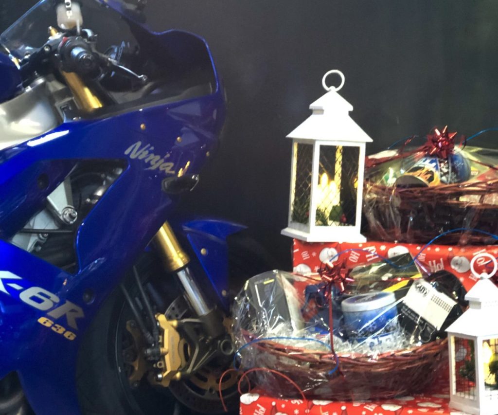 Da MOTORAMA giftcard e cesti natalizi a tema per i motociclisti!