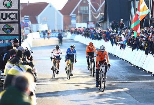 Mondiali ciclocross, Silvia Persico quarta: tripletta olandese, vince Inge Van Der Heijden