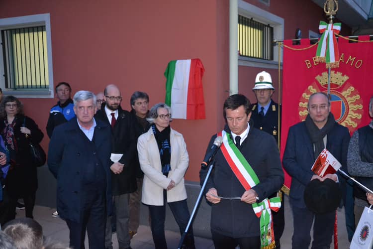 Inaugurato il nuovo sintetico di Campagnola. E’ stato intitolato a Kertész, ex mister atalantino ed eroe ungherese