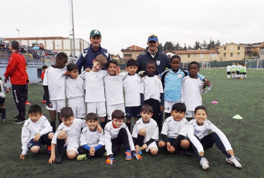 Fiorente Colognola scuola calcio arcobaleno  Gibellini: “Il nostro quartiere ha meno bambini e le provenienze sono da ogni parte del mondo”