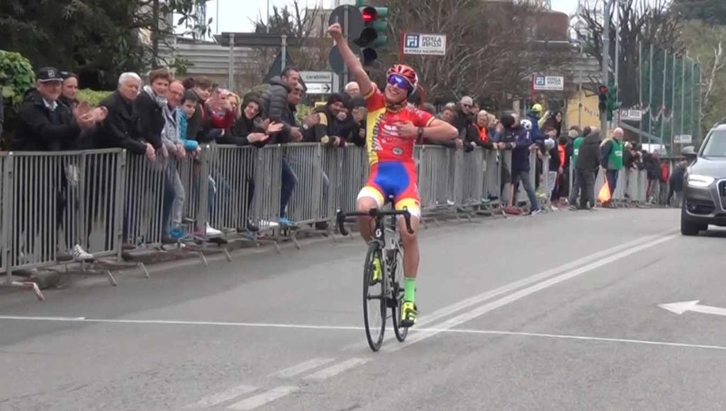 Simone Gualdi della Sc. Gazzanighese vincitore a Calusco