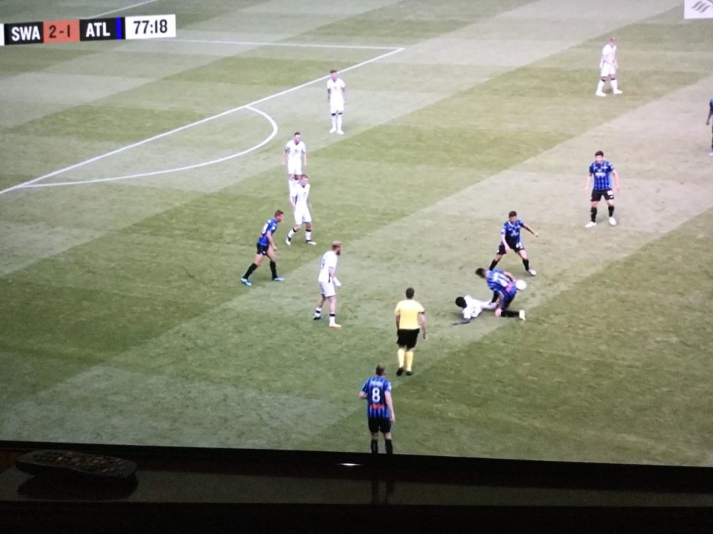 Atalanta bella a metà: Ilicic illude, rimonta Swansea