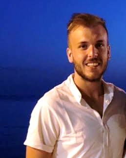 Il cercasquadra: per la porta Antonio D’Adamo