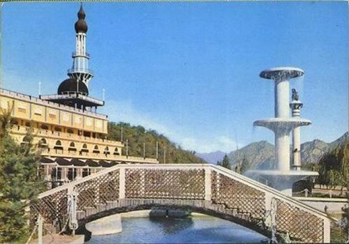 Consiglio al nuovo governo: trasformiamo l’Italia in una Gardaland gigante (riprendendo l’idea che aveva avuto il Conte Bagno quando costruì Consonno)