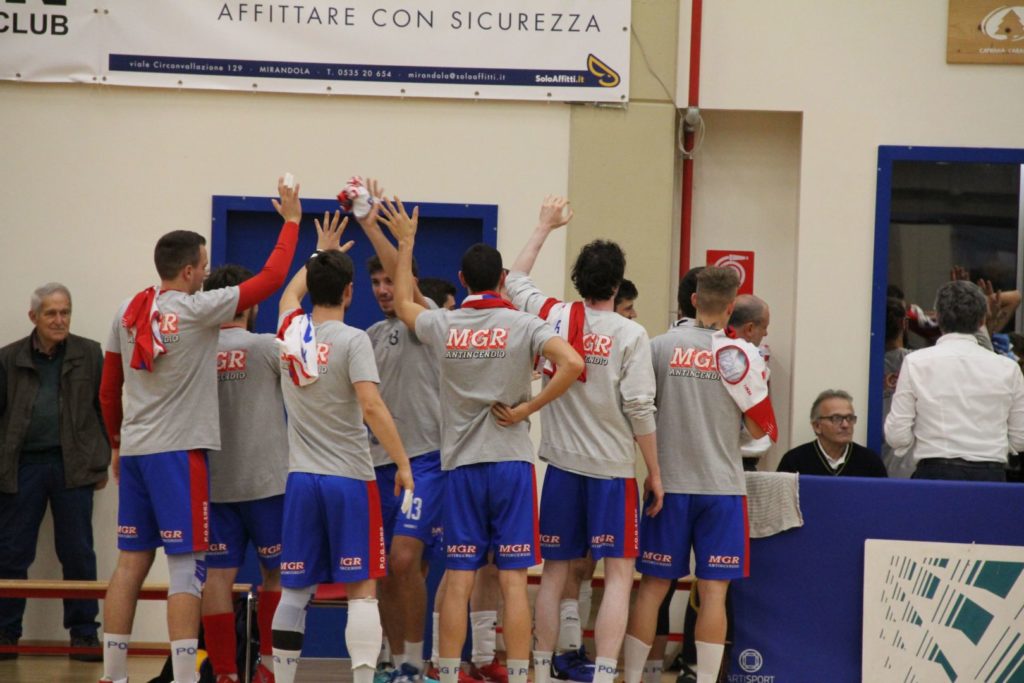Volley, sconfitta amara al tie break per Grassobbio contro Mirandola