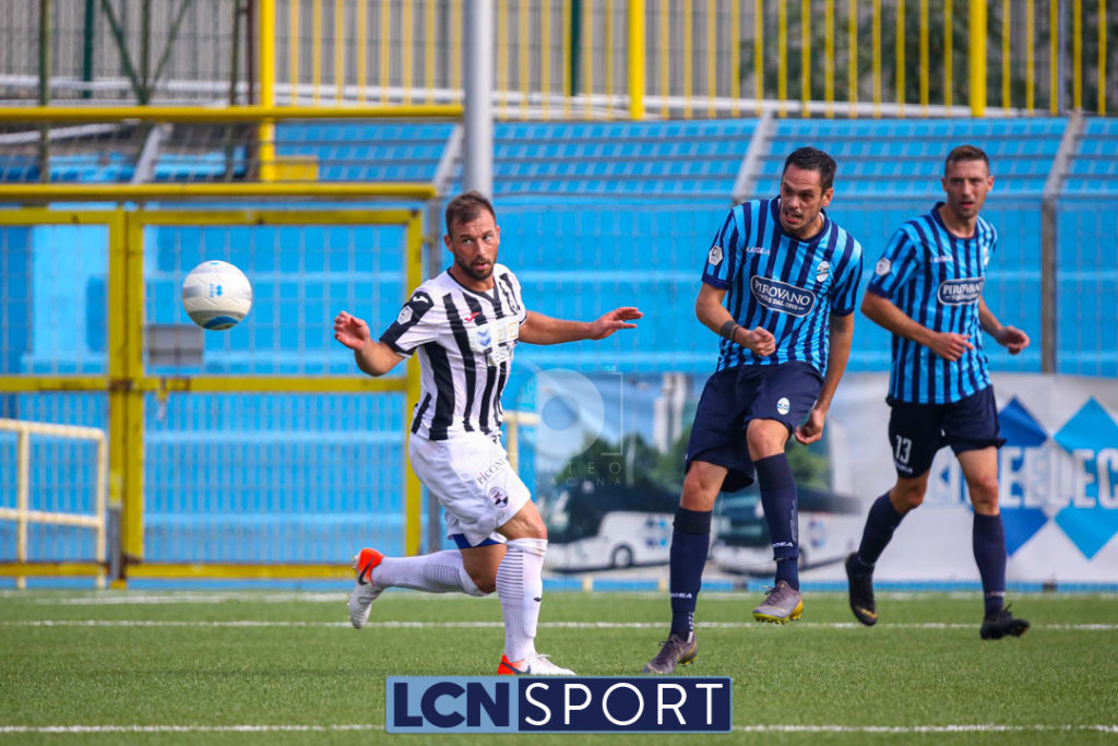 Calcio Lecco e Jordan Pedrocchi ai saluti. La rabbia dei tifosi blucelesti contro il club. E ora il talentuoso centrocampista diventa il pezzo pregiato del mercato invernale