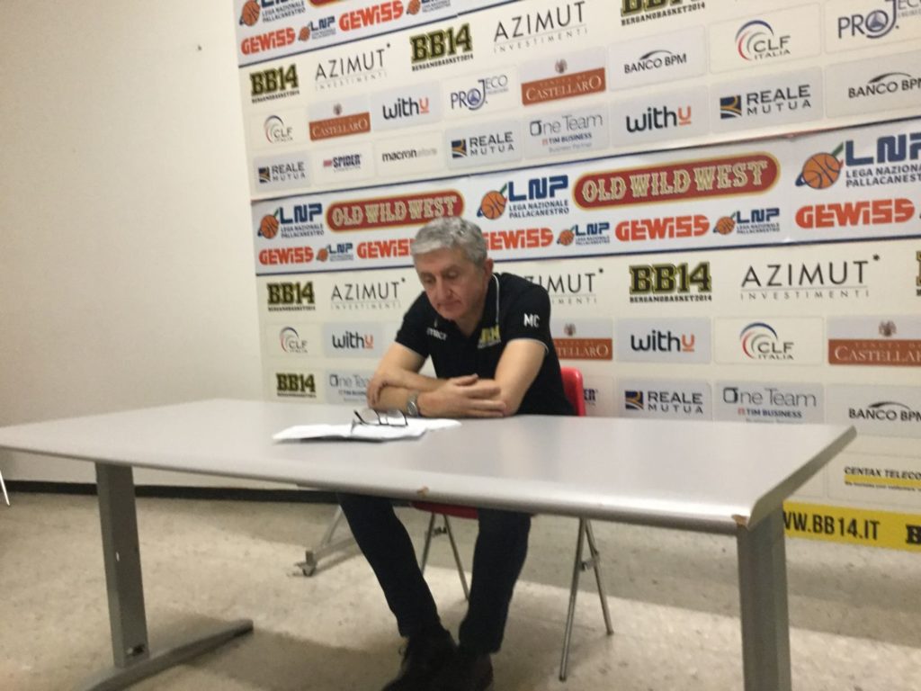Bergamo Basket, coach Calvani attende rinforzi: “Però non possiamo sbagliare gli interventi”