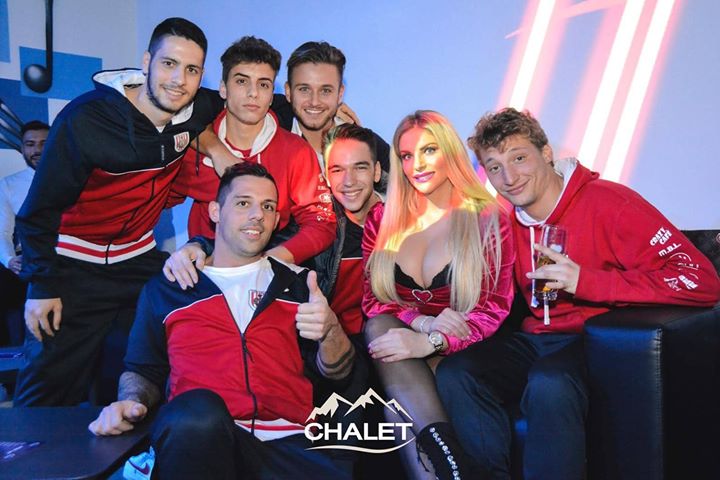 Seconda B. Chi c’è dietro il momento magico del Cene? Cherchez la femme