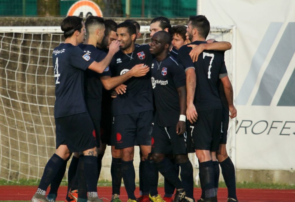 Virtus CiseranoBergamo, timbro di Okyere e Levico piegato