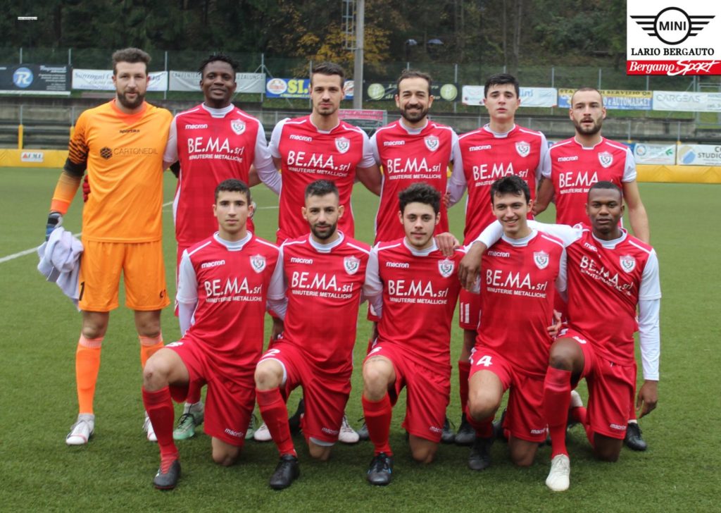 Promozione C. Prodezze, polemiche e una partita stupenda: lo storico derby della Valle Brembana consacra Sanpe e Sangio nell’olimpo dei grandi club calcistici bergamaschi