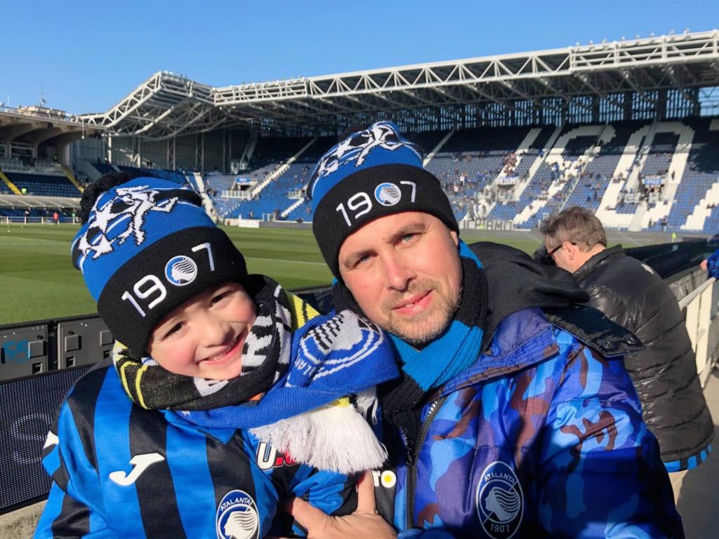 La Dea, i padri e i figli: mano nella mano