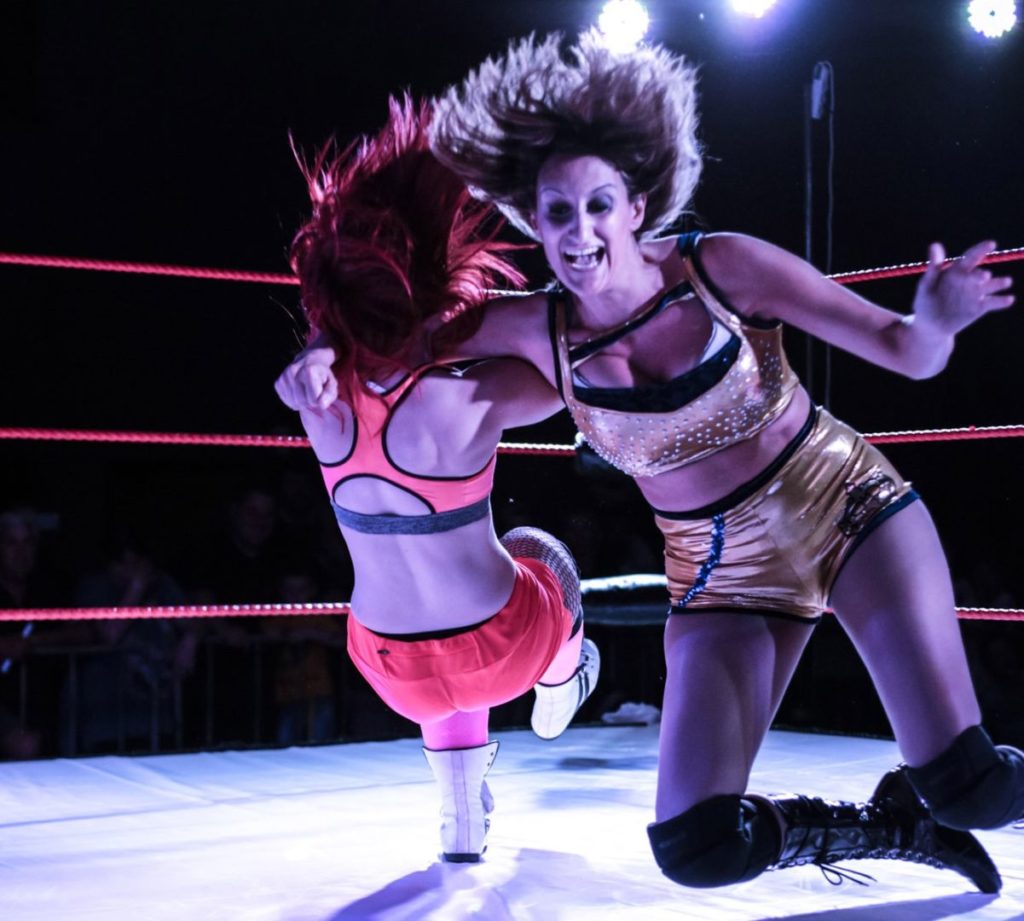 Gli Eroi del Wrestling tornano a Bergamo. Il popolare sport-spettacolo in scena  il 15 febbraio a Costa di Mezzate, tra bodyslam e voli fuori ring In azione anche numerosi lottatori della scuola orobica