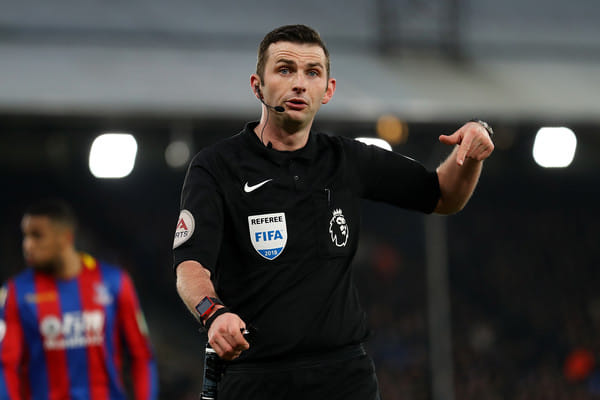 Chi è Oliver, l’arbitro di Atalanta-Valencia che (Buffon dixit) ha un bidone al posto del cuore