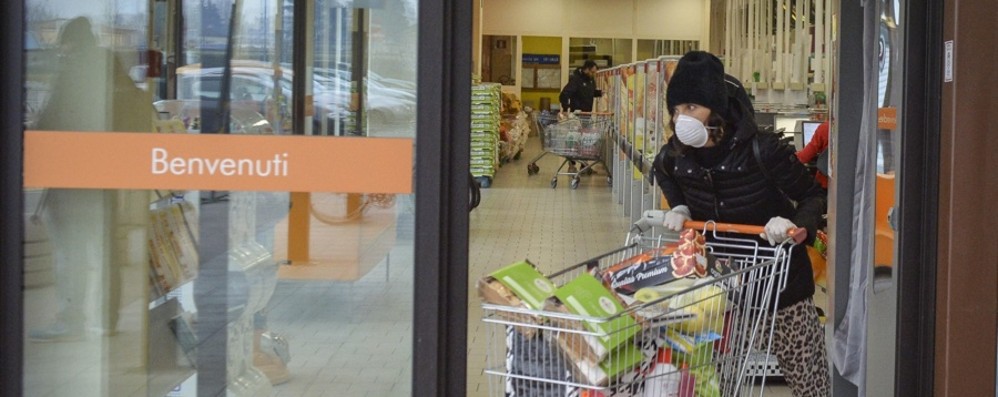 Le mascherine al supermercato, i bar chiusi, la strada vuota, il calcio fermo e il silenzio: com’è facile farsi prendere dal panico in questi giorni di coronavirus
