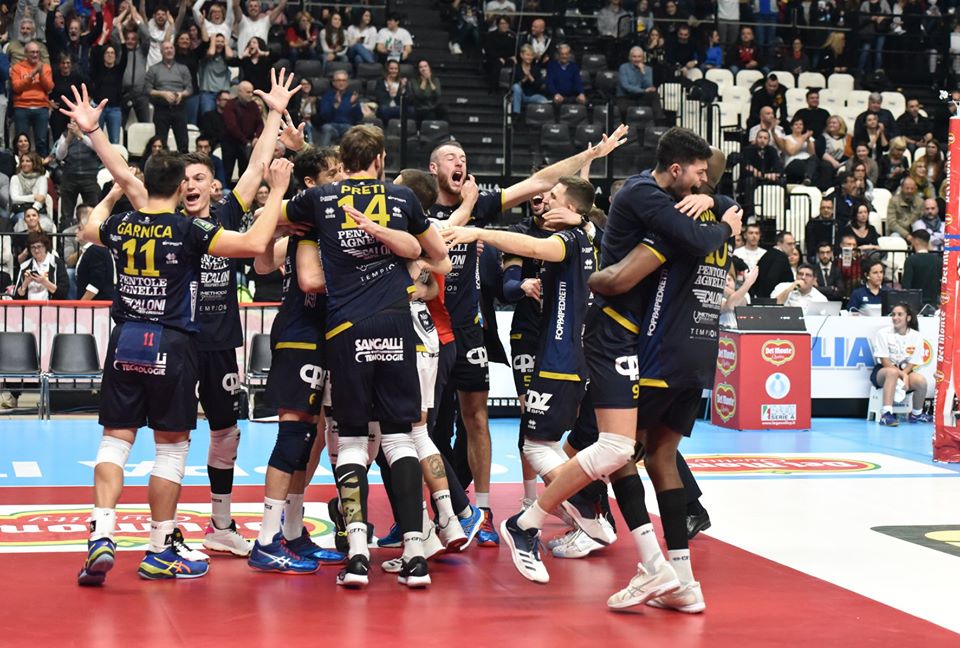Papu Gomez porta fortuna: l’Olimpia Volley Bergamo trionfa in Coppa Italia