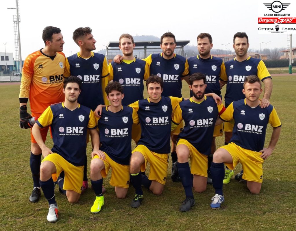 Multe e crocette, la donazione dei ragazzi del Berbenno al Papa Giovanni XXIII