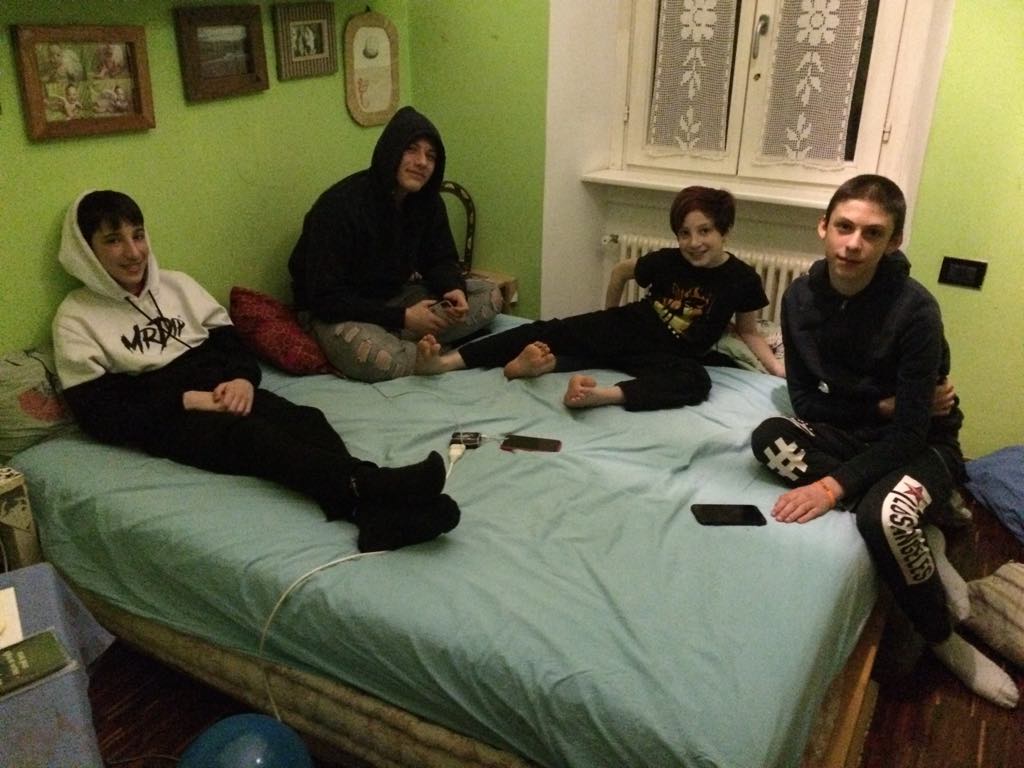 La festa della donna passata senza che nessuno se ne accorga. Stiamo accanto alle giovanissime e alle nostre mamme, che in questo momento hanno l’esistenza sconvolta