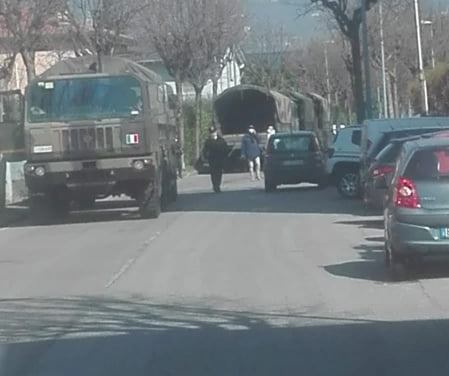L’esercito trasferisce 33 salme da Ponte San Pietro a Bologna per la cremazione