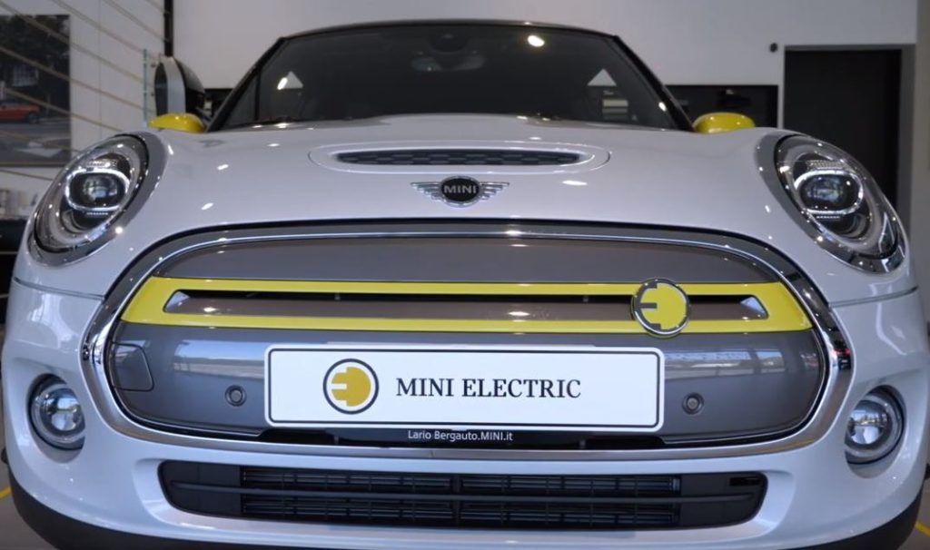 MINI Full Electric, una nuova era per le citycar a zero emissioni. Mini Lario Bergauto ce la presenta in anteprima digitale