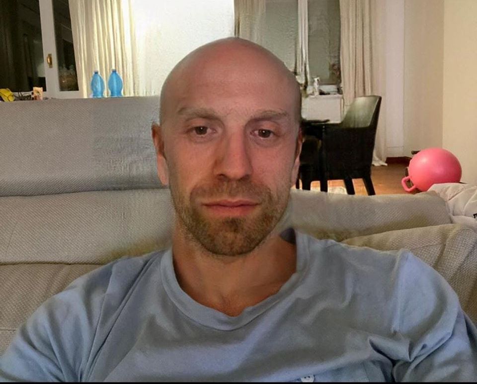 Il Papu si è pelato. Le battute degli amici sui social