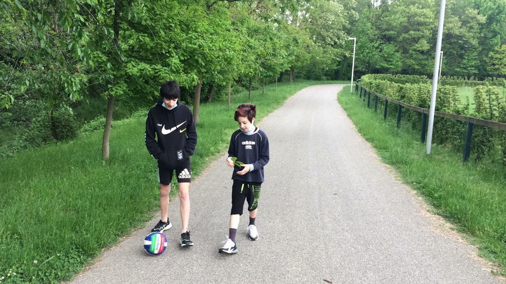 E’ più cattivo Stalin o Conte? E lo sai che il covid l’hanno fatto apposta i cinesi mischiando un topo con un pipistrello: sipario su quello che stanno capendo i nostri splendidi ragazzi (che odiano gli uomini che odiano le donne)